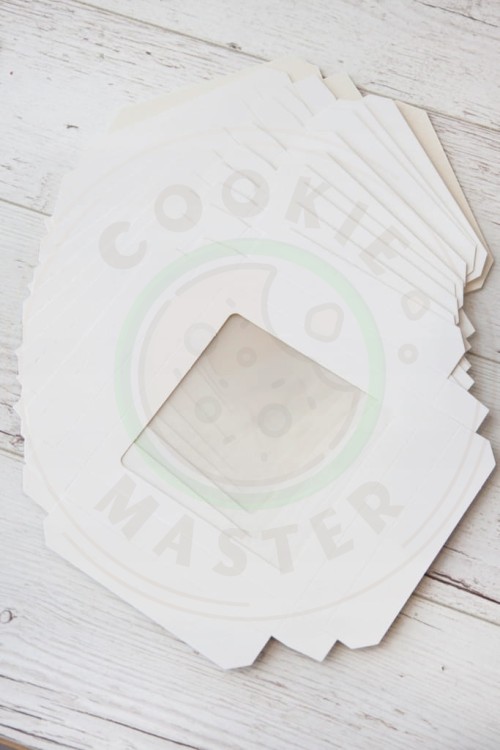 PUDEŁKO KARTONIK Z OKIENKIEM NA PREZENTY CIASTKA PIERNIKI BIAŁE 15×15×2 cm