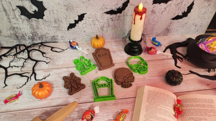 FOREMKA Wykrawacz do Pierników HALLOWEEN Wszystkich Świętych ZNICZ 10cm