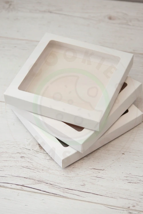 PUDEŁKO KARTONIK Z OKIENKIEM NA PREZENTY CIASTKA PIERNIKI BIAŁE 10x10x2 cm
